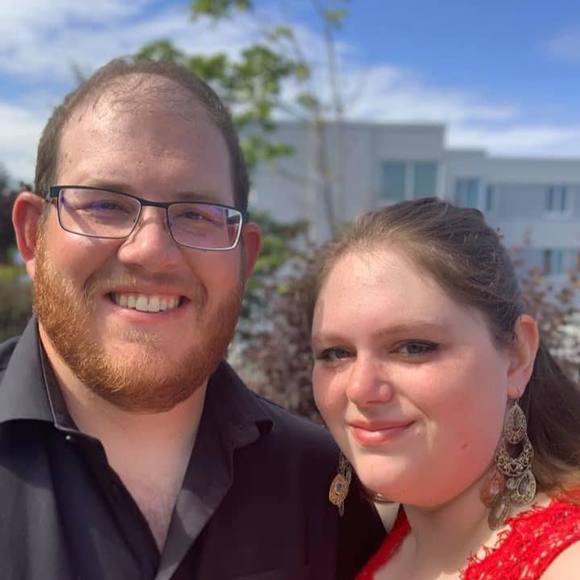 Meet your Posher, Nicole - Picture 1 of 1